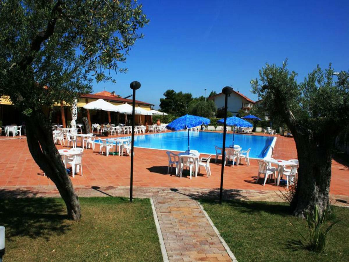 Residence Flora Paestum Esterno foto